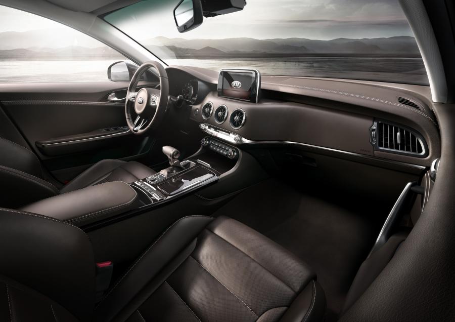 Интерьер Kia Stinger GT (CK) 2017 года  (WW) (фото 21 из 106)